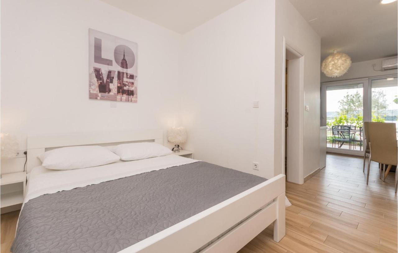 Apartments In Turanj, 20M From The Beach Sukošan Екстериор снимка
