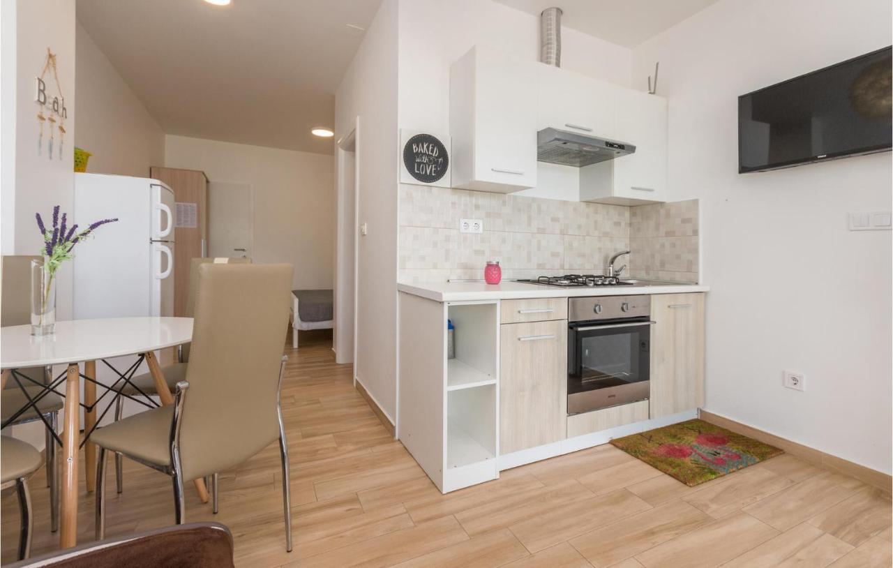 Apartments In Turanj, 20M From The Beach Sukošan Екстериор снимка