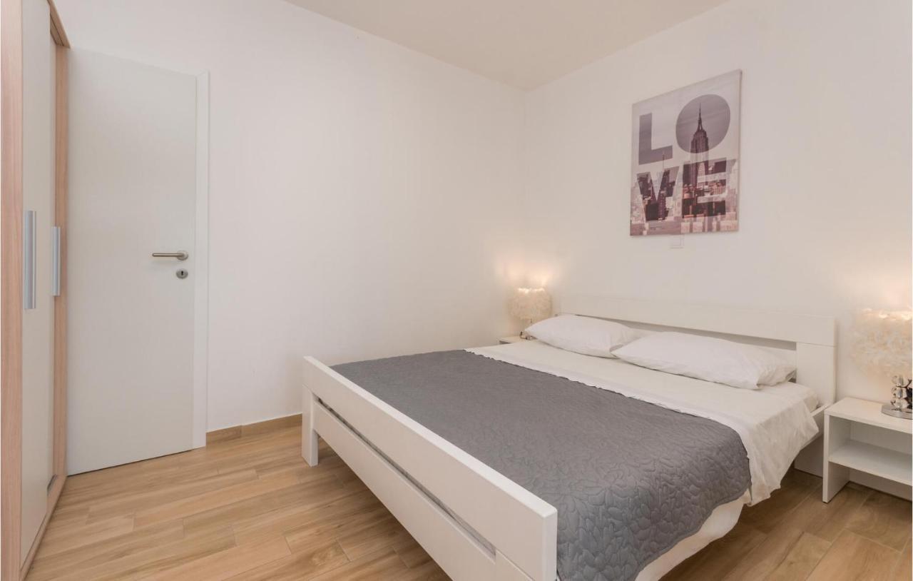 Apartments In Turanj, 20M From The Beach Sukošan Екстериор снимка