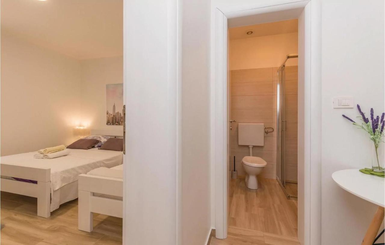 Apartments In Turanj, 20M From The Beach Sukošan Екстериор снимка